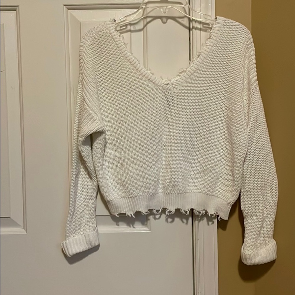 moon&madison xs white distressed cropped sweater